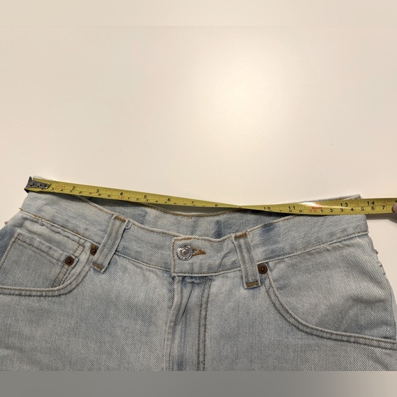 Vintage Levi Shorts - Picture 3 of 3